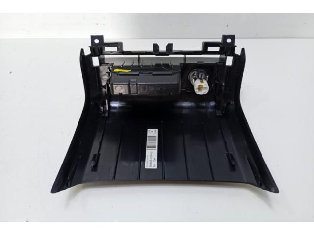 bontott LAND ROVER RANGE ROVER Első Hamutartó