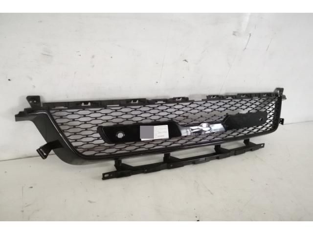 bontott LAND ROVER RANGE ROVER Első Lökhárító Alsó Középső Díszrács