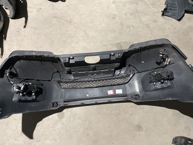 bontott LAND ROVER RANGE ROVER Első Lökhárító (Részeivel)