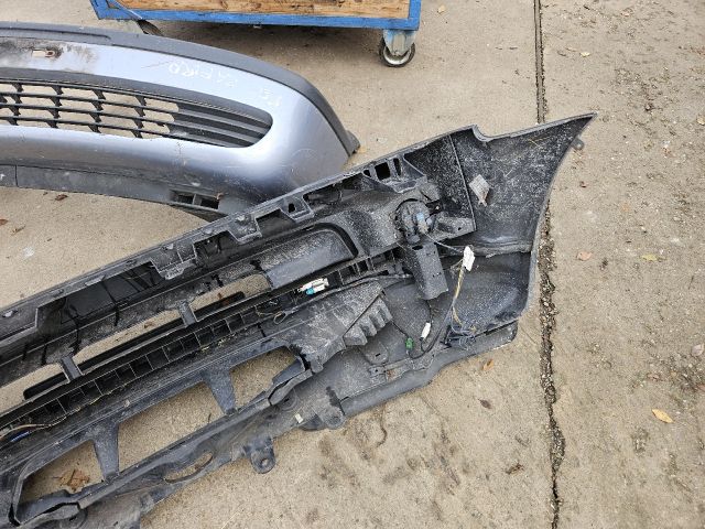 bontott LAND ROVER RANGE ROVER Első Lökhárító (Részeivel)