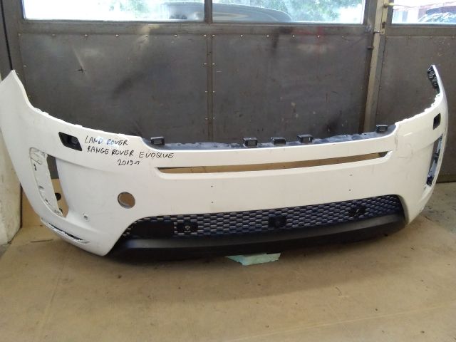 bontott LAND ROVER RANGE ROVER Első Lökhárító (Részeivel)