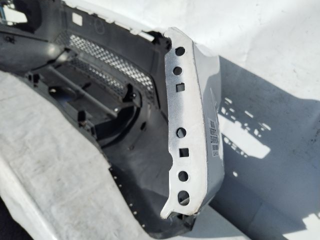 bontott LAND ROVER RANGE ROVER Első Lökhárító (Üresen)