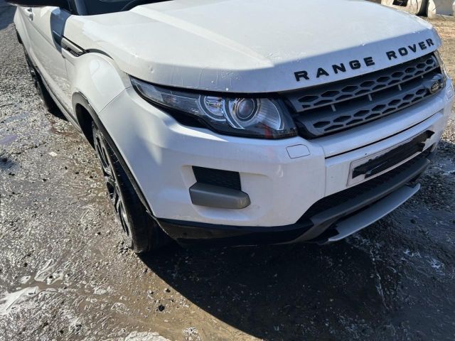 bontott LAND ROVER RANGE ROVER Első Lökhárító (Üresen)