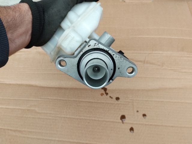 bontott LAND ROVER RANGE ROVER Fékfolyadék Tartály