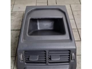 bontott LAND ROVER RANGE ROVER Hátsó középső Szellőző