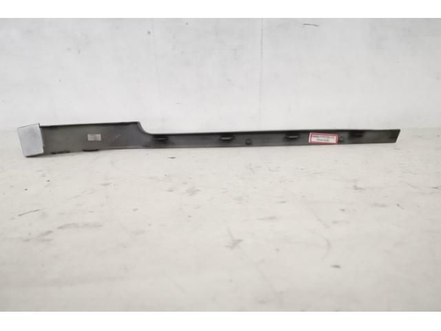 bontott LAND ROVER RANGE ROVER Hátsó Lökhárító Díszléc