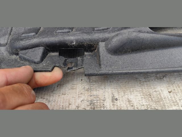 bontott LAND ROVER RANGE ROVER Hátsó Lökhárító (Üresen)