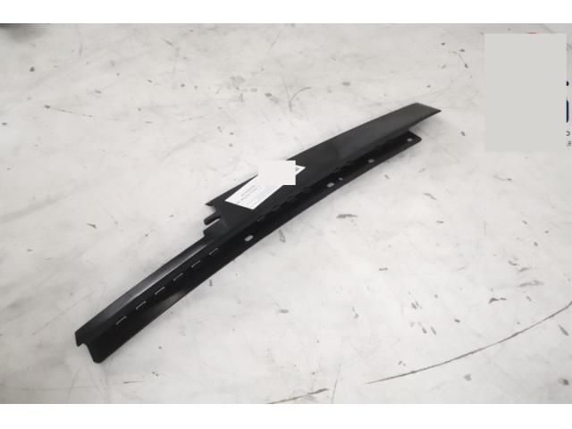 bontott LAND ROVER RANGE ROVER Jobb B Oszlop Burkolat