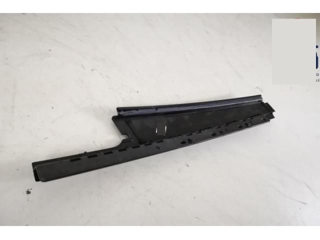 bontott LAND ROVER RANGE ROVER Jobb B Oszlop Burkolat