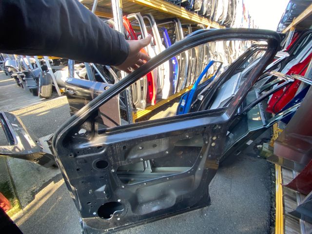 bontott LAND ROVER RANGE ROVER Jobb első Ajtó (Üres lemez)