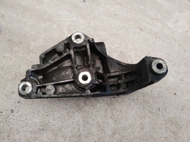 bontott LAND ROVER RANGE ROVER Jobb első Féltengely Tartó