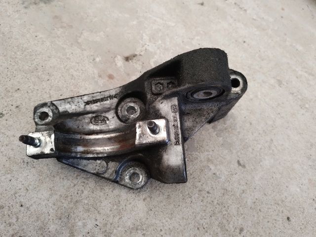 bontott LAND ROVER RANGE ROVER Jobb első Féltengely Tartó