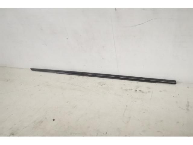 bontott LAND ROVER RANGE ROVER Jobb első Vízlehúzó Gumicsík