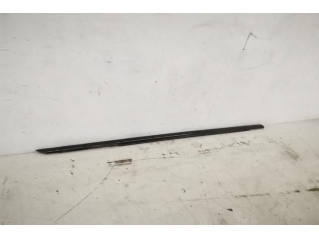 bontott LAND ROVER RANGE ROVER Jobb első Vízlehúzó Gumicsík