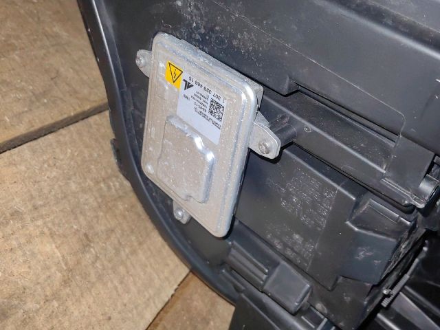 bontott LAND ROVER RANGE ROVER Jobb Fényszóró