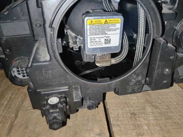 bontott LAND ROVER RANGE ROVER Jobb Fényszóró