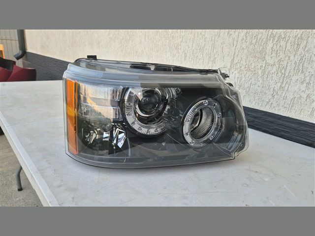 bontott LAND ROVER RANGE ROVER Jobb Fényszóró