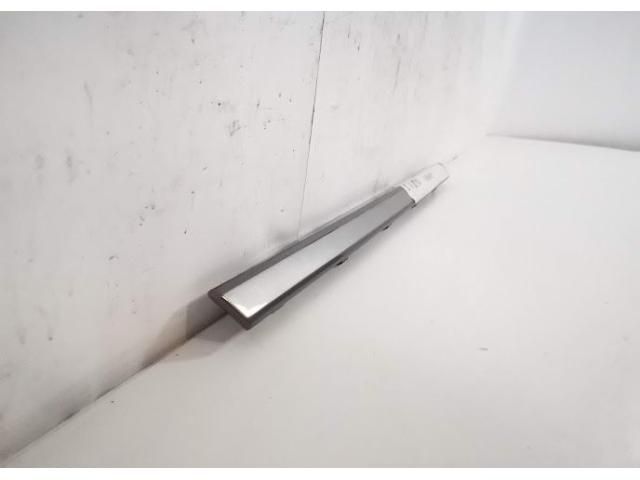 bontott LAND ROVER RANGE ROVER Jobb hátsó Ajtó Díszléc