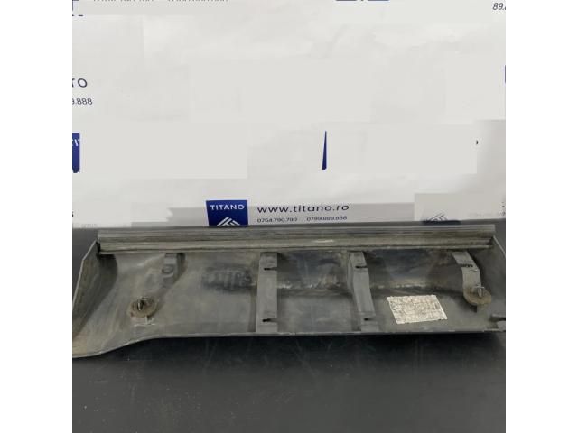 bontott LAND ROVER RANGE ROVER Jobb hátsó Ajtó Díszléc