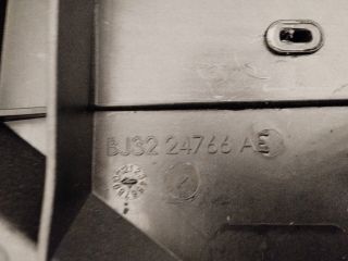 bontott LAND ROVER RANGE ROVER Jobb hátsó Ajtó Kárpit Díszléc