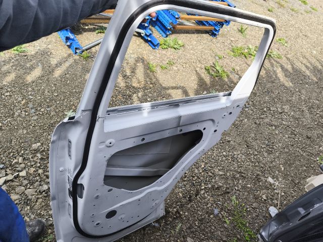 bontott LAND ROVER RANGE ROVER Jobb hátsó Ajtó (Üres lemez)