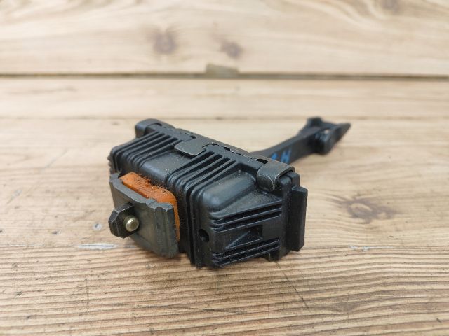 bontott LAND ROVER RANGE ROVER Jobb hátsó Ajtóhatároló