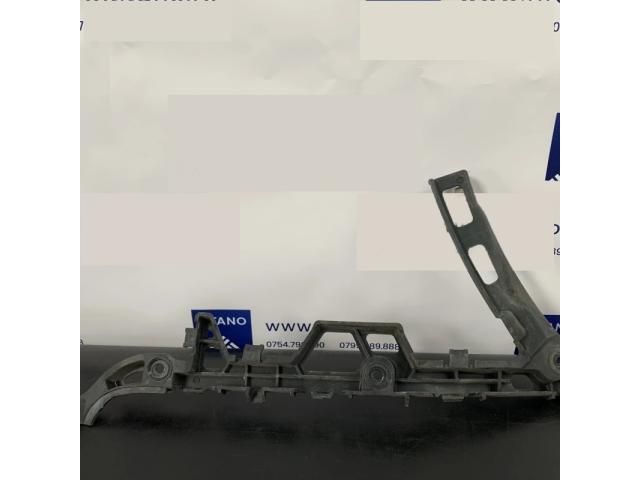 bontott LAND ROVER RANGE ROVER Jobb hátsó Lökhárító Tartó (Műanyag)