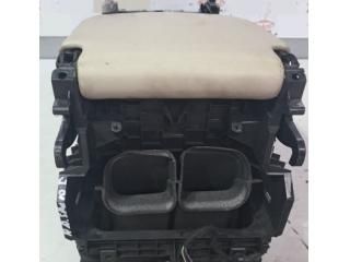 bontott LAND ROVER RANGE ROVER Könyöklő