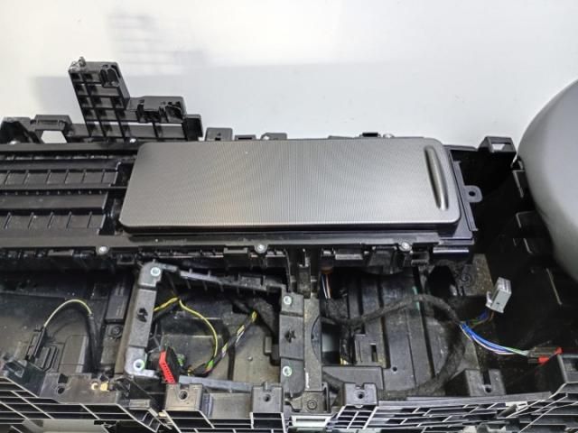 bontott LAND ROVER RANGE ROVER Könyöklő