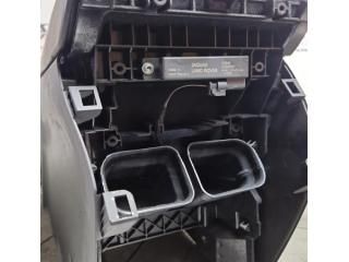 bontott LAND ROVER RANGE ROVER Könyöklő