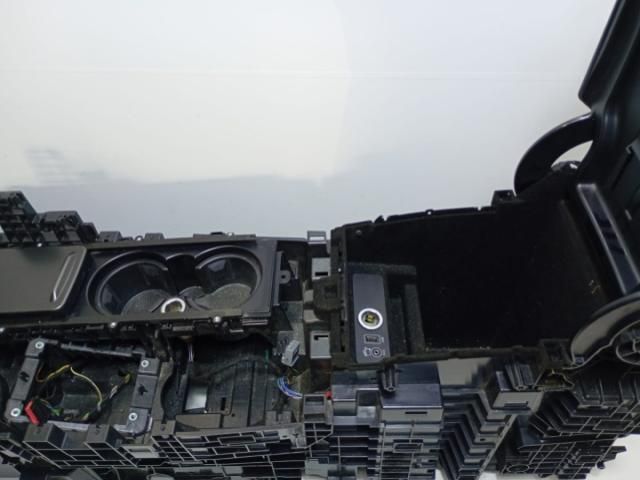 bontott LAND ROVER RANGE ROVER Könyöklő