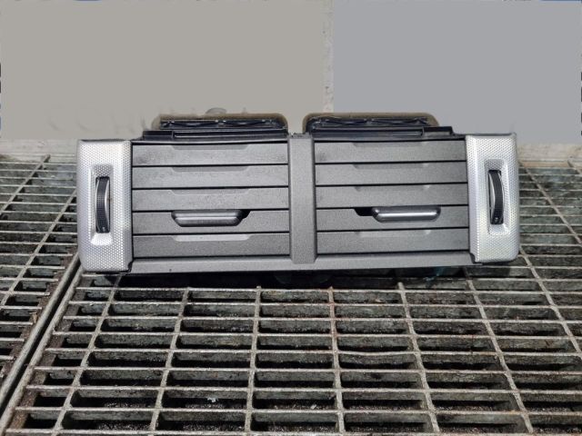 bontott LAND ROVER RANGE ROVER Középső Szellőző
