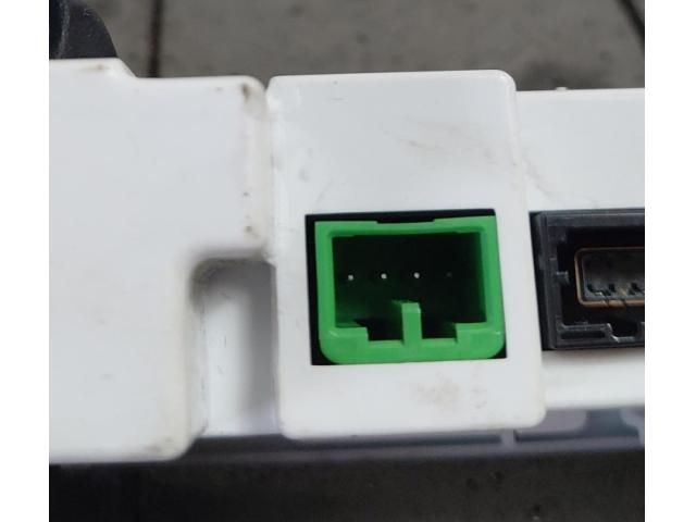 bontott LAND ROVER RANGE ROVER USB HUB