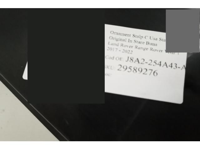 bontott LAND ROVER RANGE ROVER VELAR Bal C Oszlop Burkolat