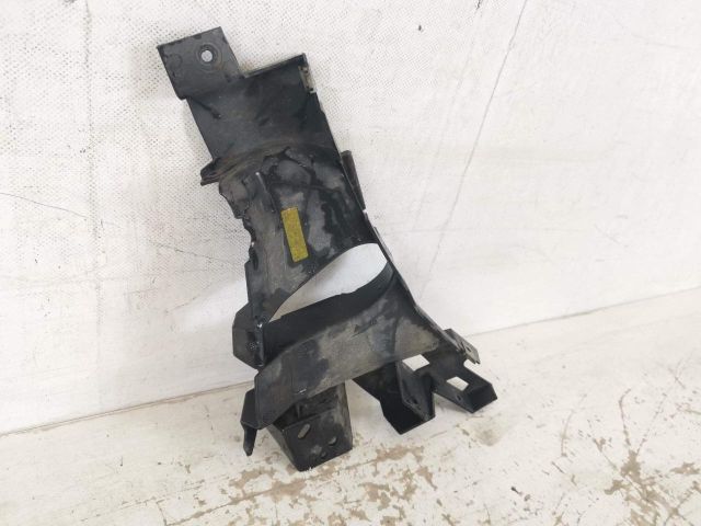 bontott LAND ROVER RANGE ROVER VELAR Bal első Lökhárító Tartó (Műanyag)