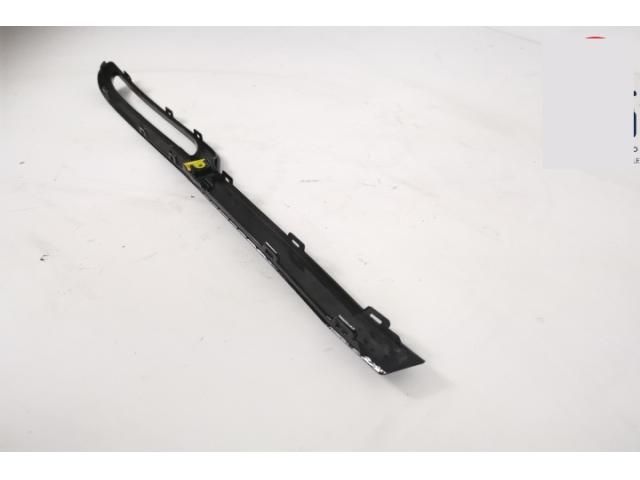 bontott LAND ROVER RANGE ROVER VELAR Bal hátsó Lökhárító Díszléc