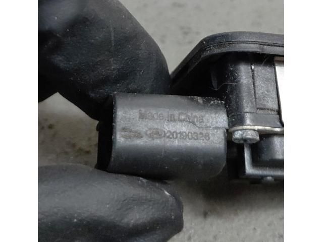 bontott LAND ROVER RANGE ROVER VELAR Csomagtér Nyitó Kar / Gomb