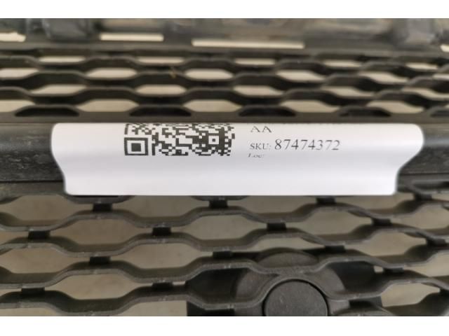 bontott LAND ROVER RANGE ROVER VELAR Első Lökhárító Alsó Középső Díszrács