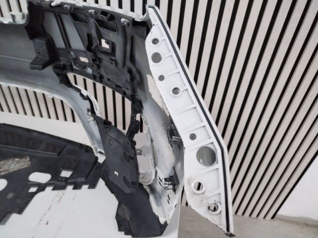 bontott LAND ROVER RANGE ROVER VELAR Első Lökhárító (Üresen)