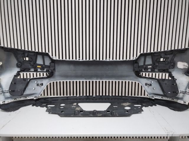 bontott LAND ROVER RANGE ROVER VELAR Első Lökhárító (Üresen)