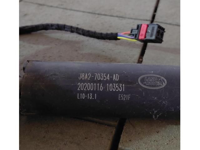 bontott LAND ROVER RANGE ROVER VELAR Gázrugós Kitámasztó Teleszkóp Csomagtérajtó Jobb