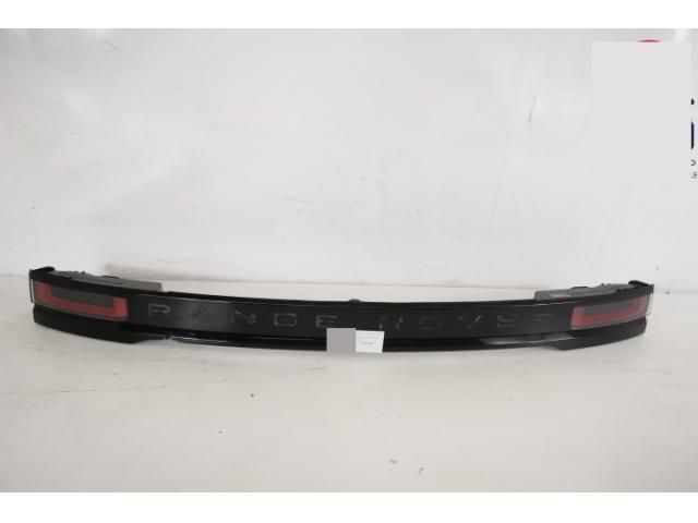 bontott LAND ROVER RANGE ROVER VELAR Hátsó Lámpa Középső