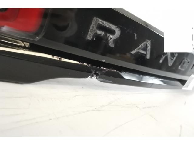 bontott LAND ROVER RANGE ROVER VELAR Hátsó Lámpa Középső