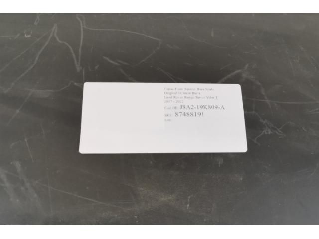 bontott LAND ROVER RANGE ROVER VELAR Hátsó Lökhárító Díszléc