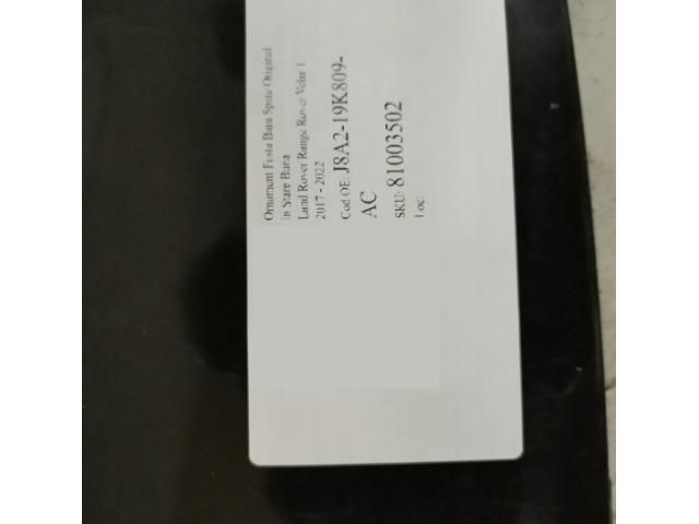 bontott LAND ROVER RANGE ROVER VELAR Hátsó Lökhárító Díszléc