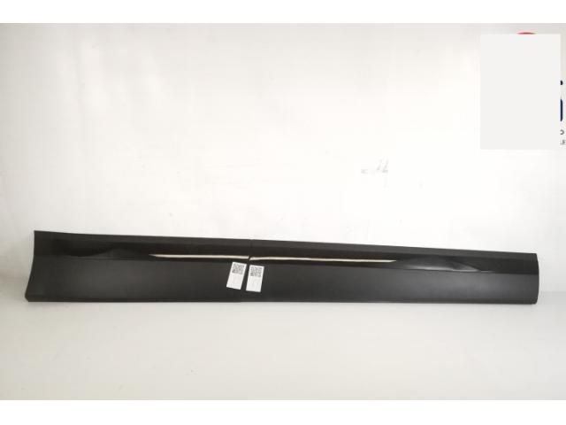 bontott LAND ROVER RANGE ROVER VELAR Jobb első Ajtó Díszléc