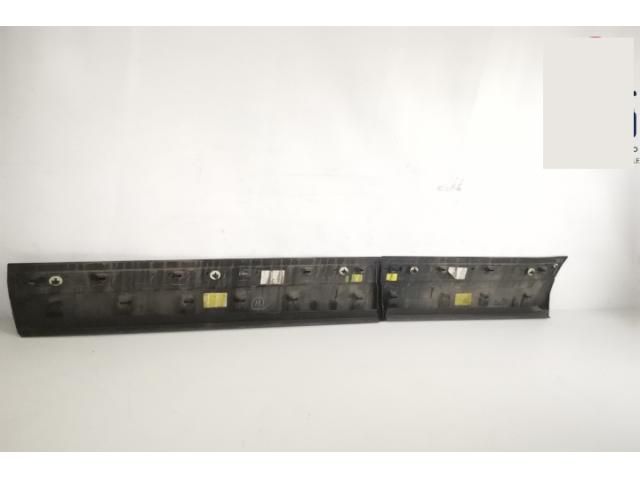 bontott LAND ROVER RANGE ROVER VELAR Jobb első Ajtó Díszléc