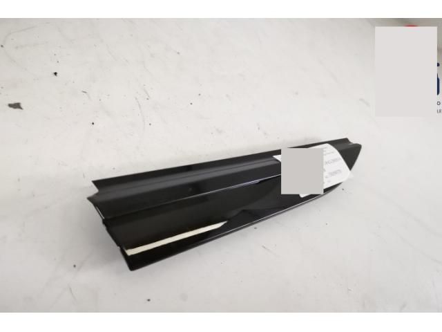 bontott LAND ROVER RANGE ROVER VELAR Jobb első Sárvédő Díszléc