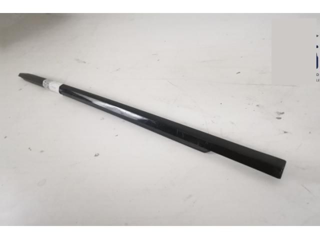 bontott LAND ROVER RANGE ROVER VELAR Jobb első Vízlehúzó Gumicsík