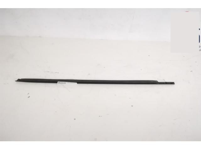 bontott LAND ROVER RANGE ROVER VELAR Jobb első Vízlehúzó Gumicsík